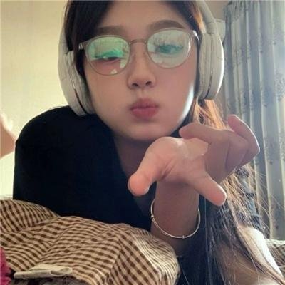 三块广告牌